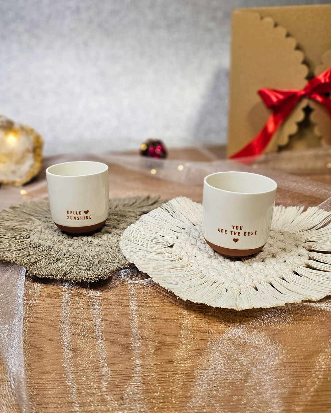 Caixa de Natal - 2 Chávenas de Café e 2 Bases em Macramé