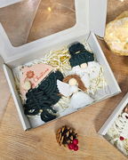 Caixa conjunto - 4 Pendentes de Natal em Macramé