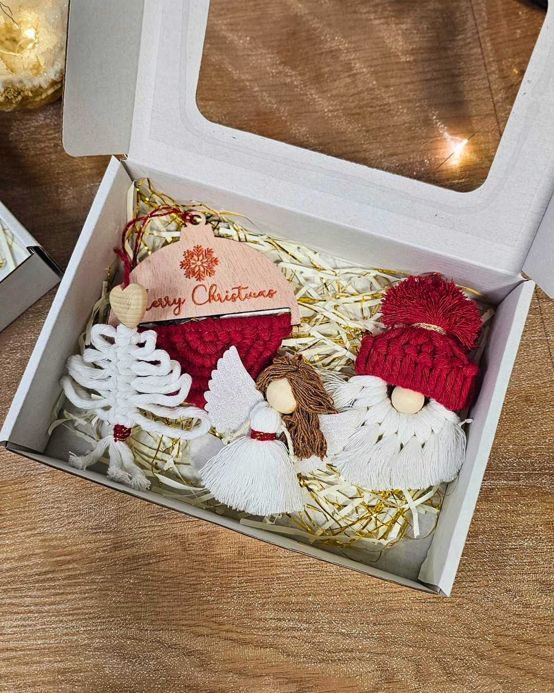 Caixa conjunto - 4 Pendentes de Natal em Macramé